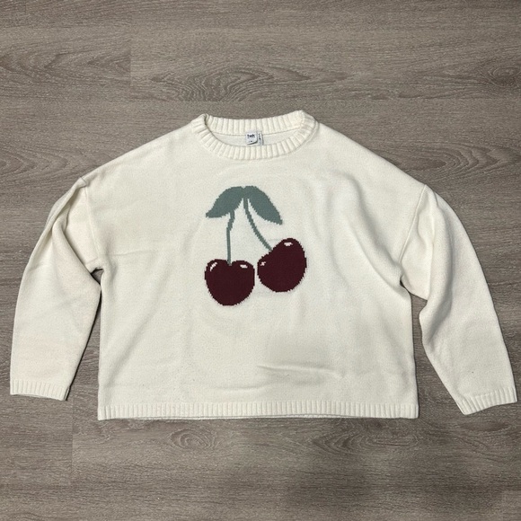 Simons Sweaters - Simons Twik Cream Cherry Oversized Cropped Sweater